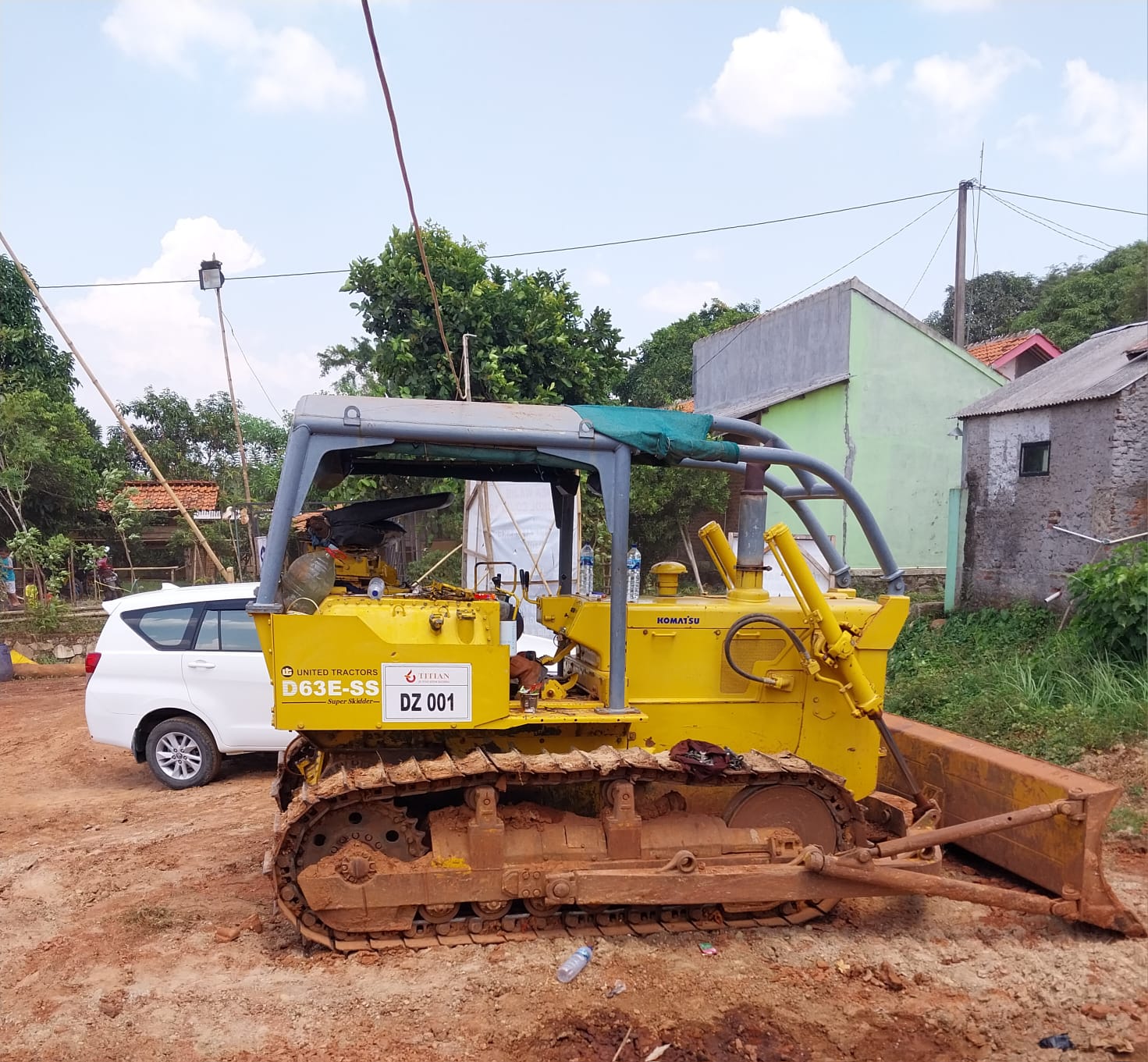 Bulldozer Komatsu D63E